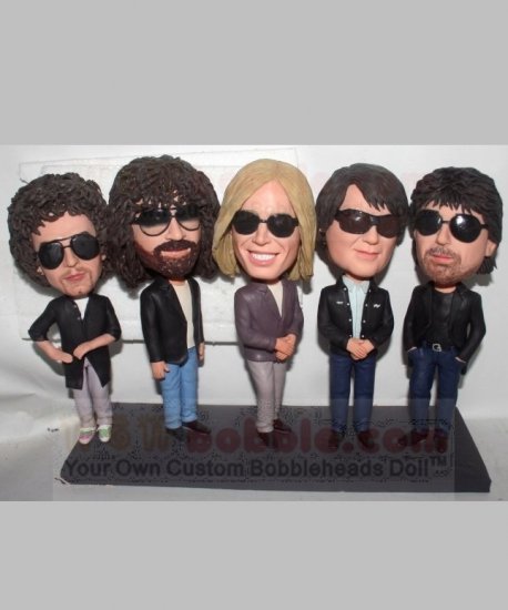 Fully customized bobbleheads for 5 persons Fully customized bobbleheads for 5 persons